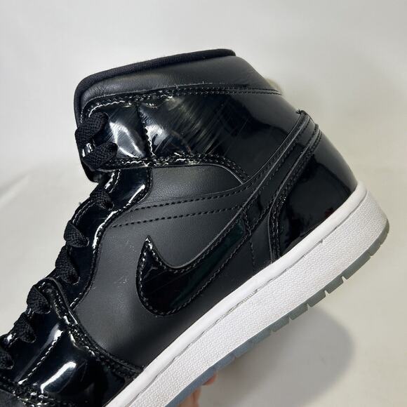 Athletic_Shoes